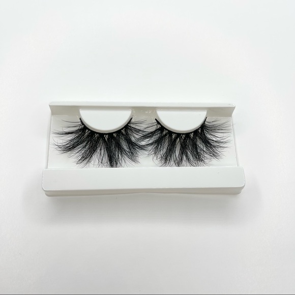 Cassie - Picture 2 of 2